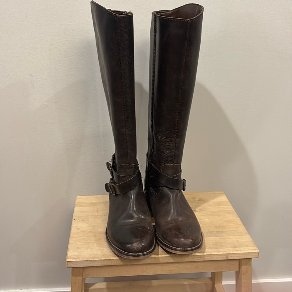 Tall brown leather boots, women’s size 8.5